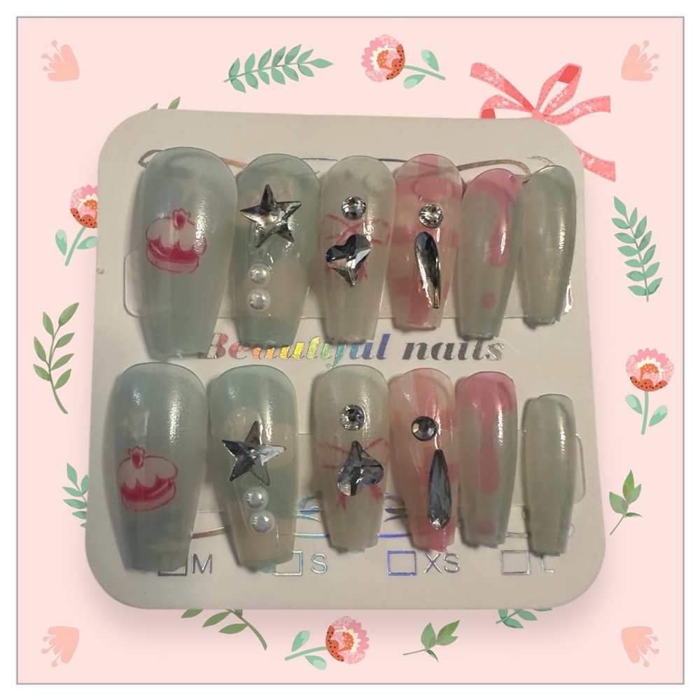 Shine bright with silver & pink press-on nails! ✨💖